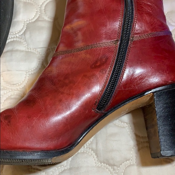 Salvatore Ferragamo tall burgundy boots 6.5AA - Picture 5 of 8